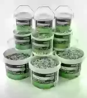 Tub 5KG loose, barbed staples.